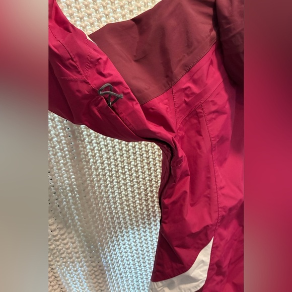North Face Women’s Pink/Cranberry Hooded HyVent Winter Ski Jacket; Size S/P - Picture 7 of 14